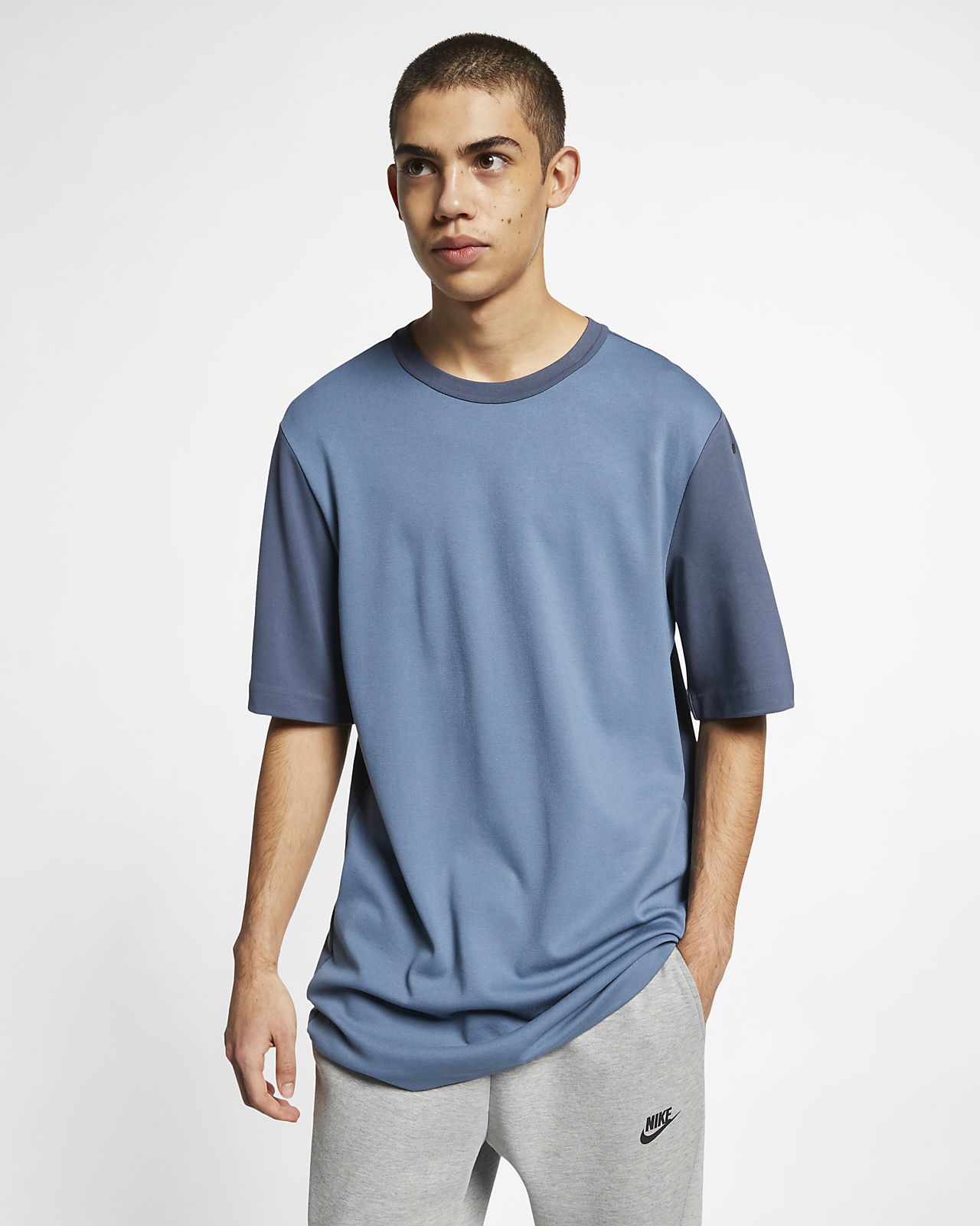 nike sportswear top