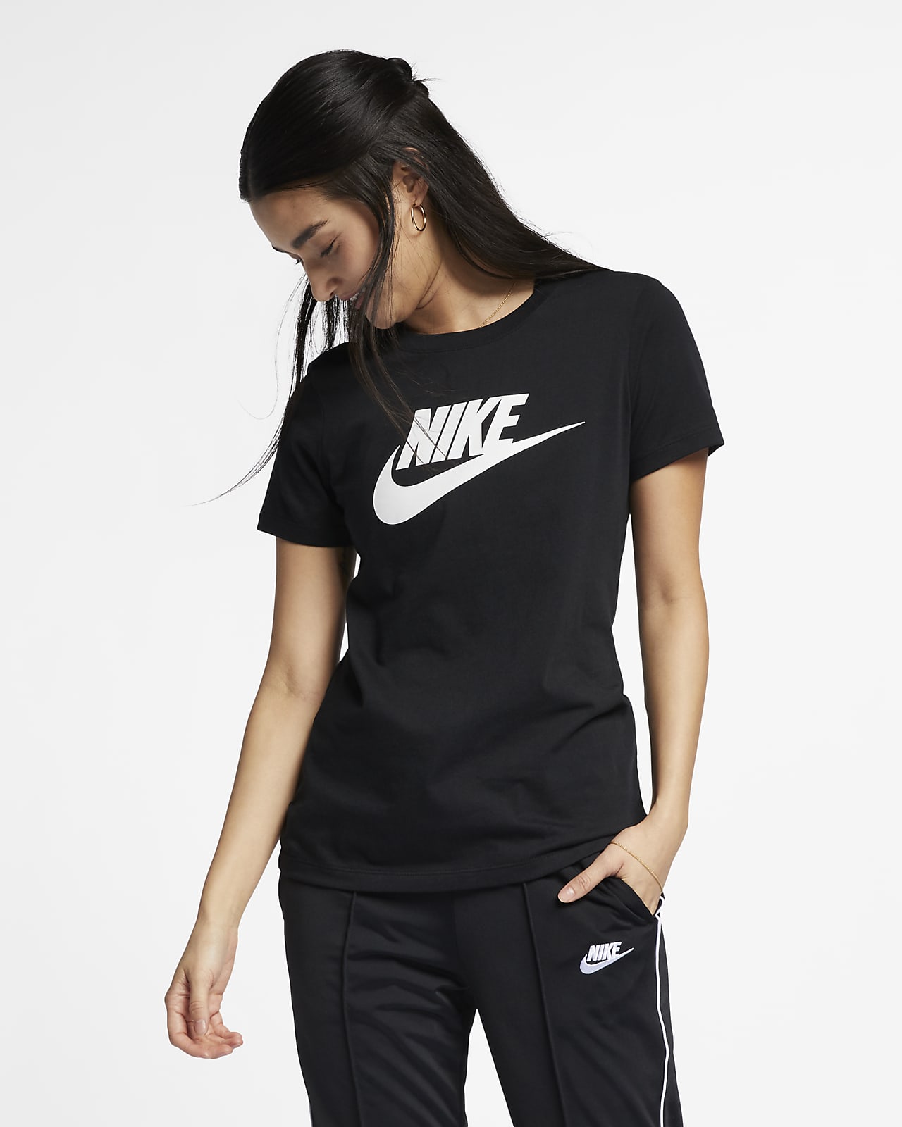 เสื้อยืดผู้หญิง Nike Sportswear Essential