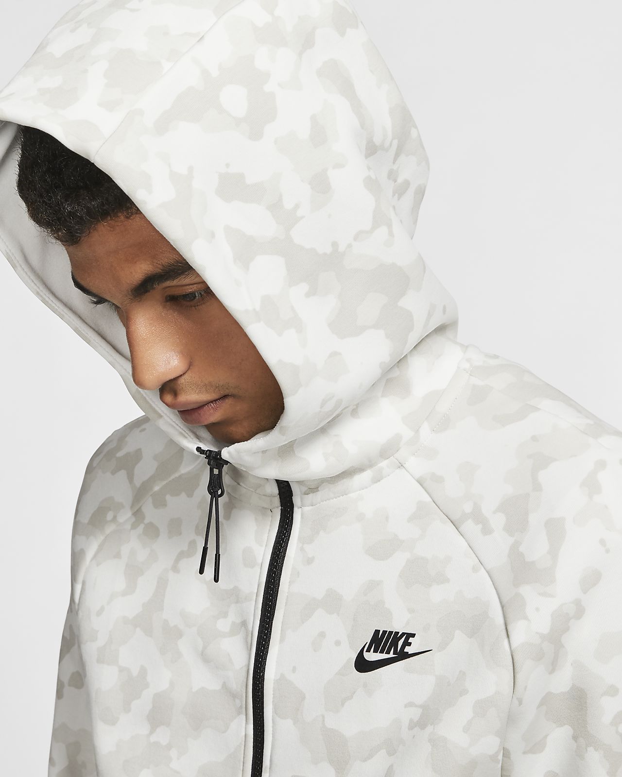 white nike fleece jacket