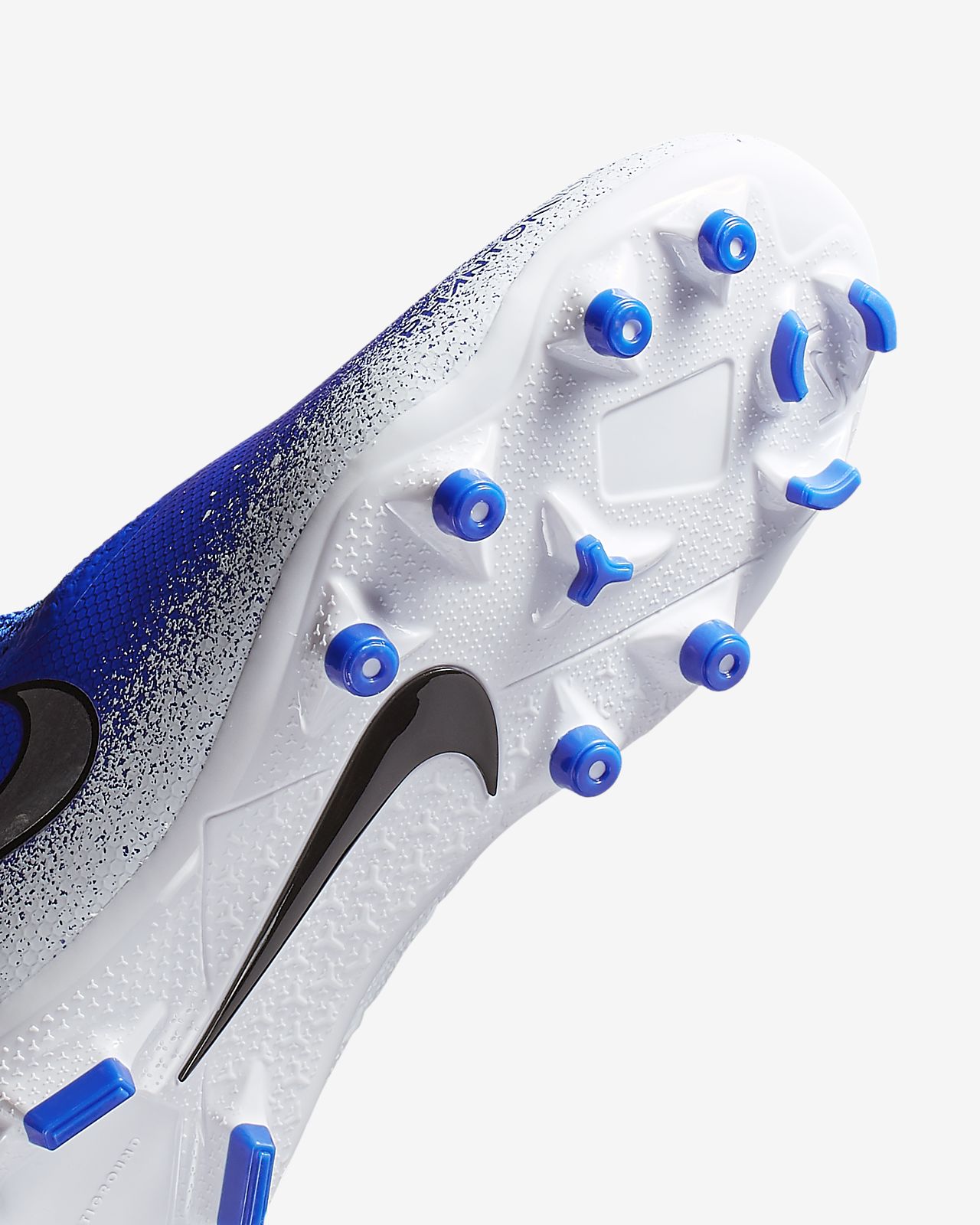 React Phantom Vision Pro Dynamic Fit Indoor Soccer Cleat .