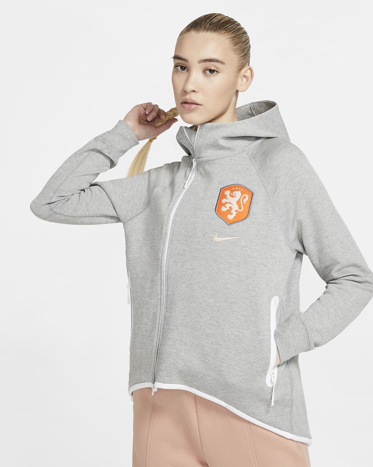 t shirt nike tech fleece