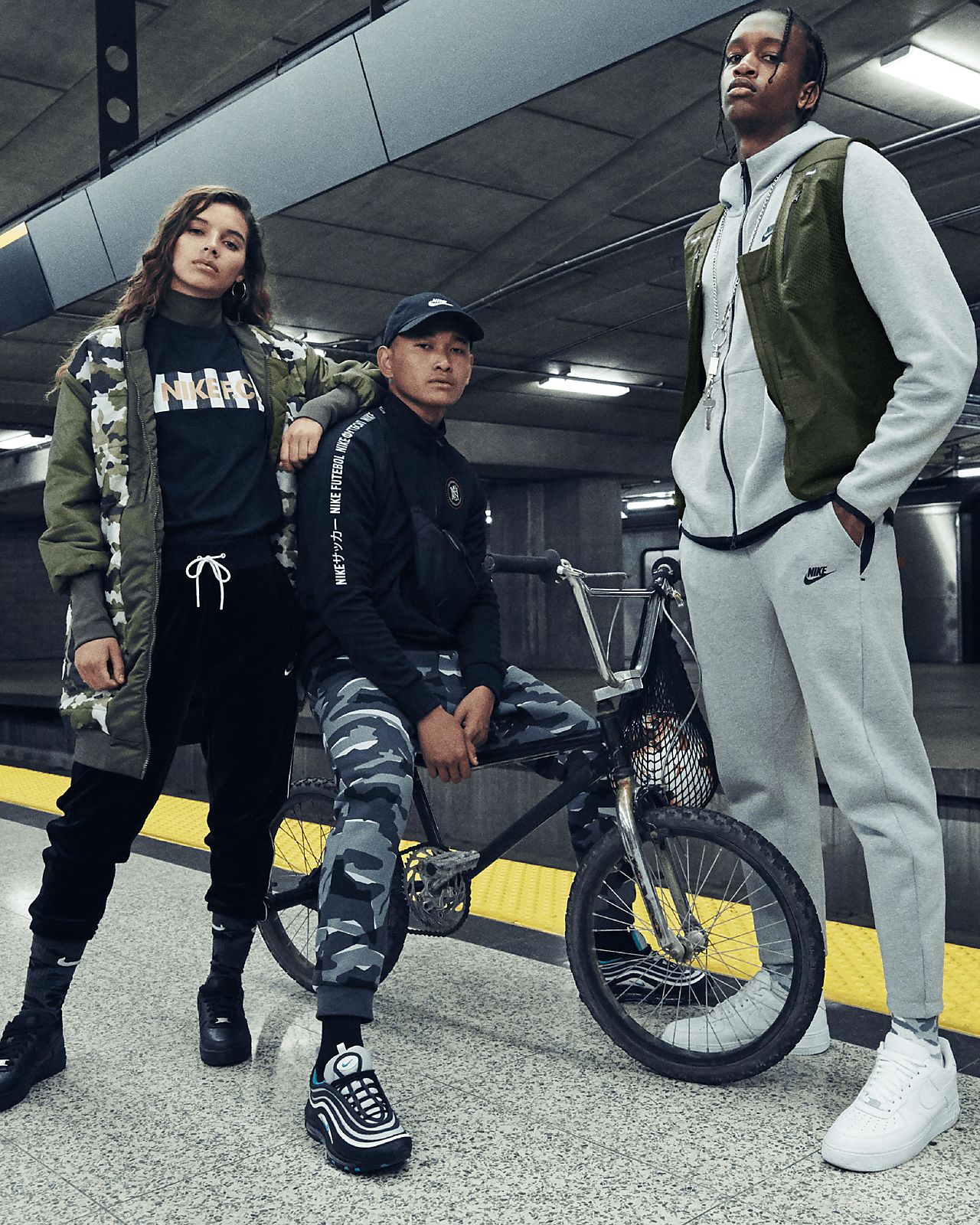 nike tech fleece pants outfit