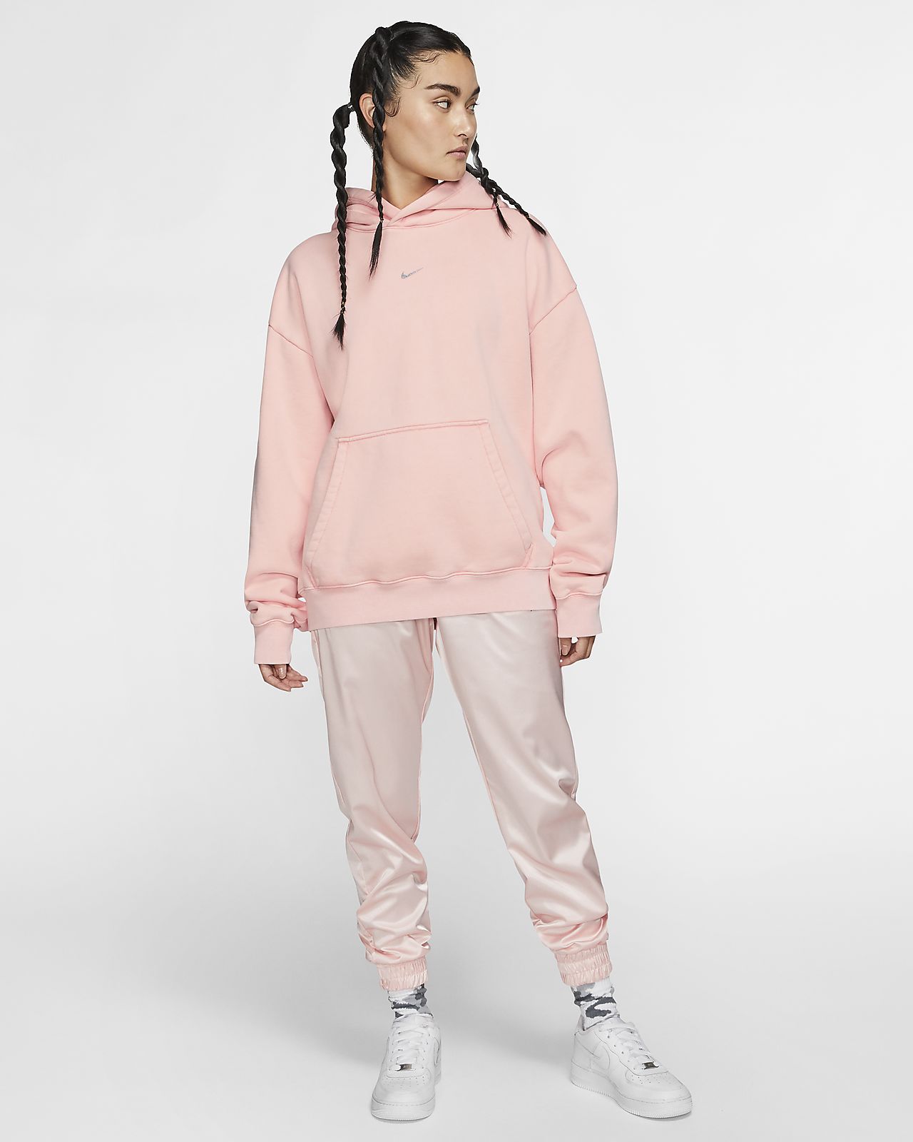 pink nike hoodie and sweatpants