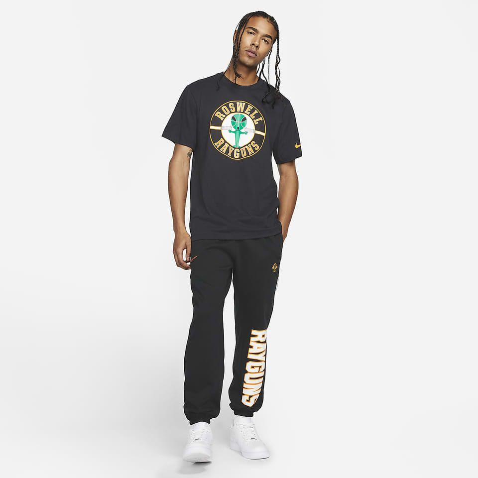 NIKE公式】Roswell Rayguns Apparel Collection . Nike SNKRS JP