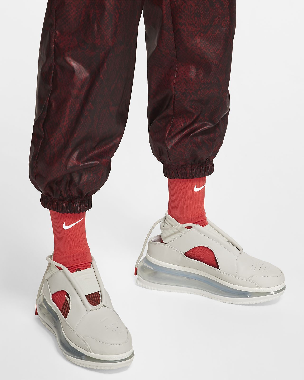 nike red trousers