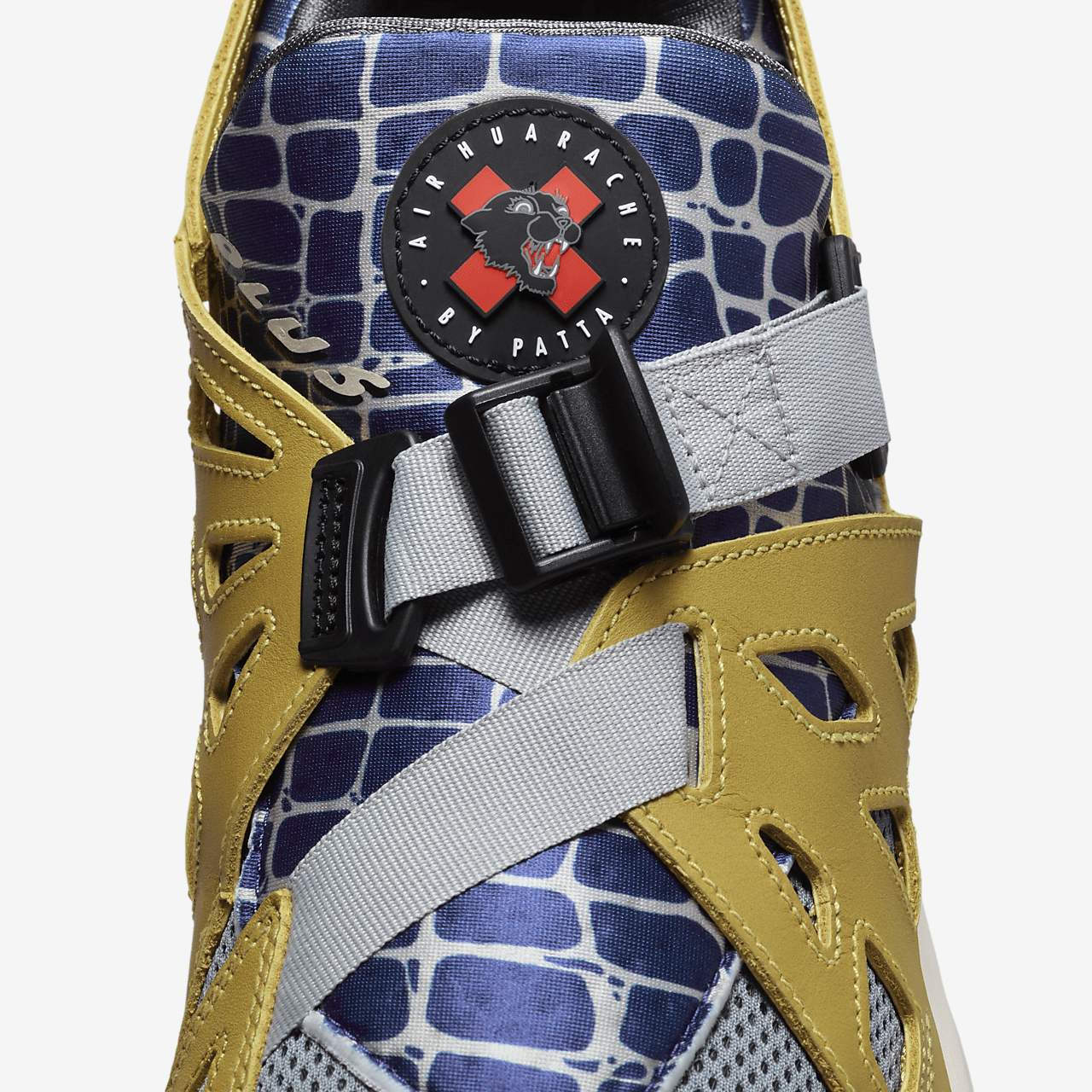 Nike Huarache sneaker Saffron Quartz/Sanddrift/Cool Grey