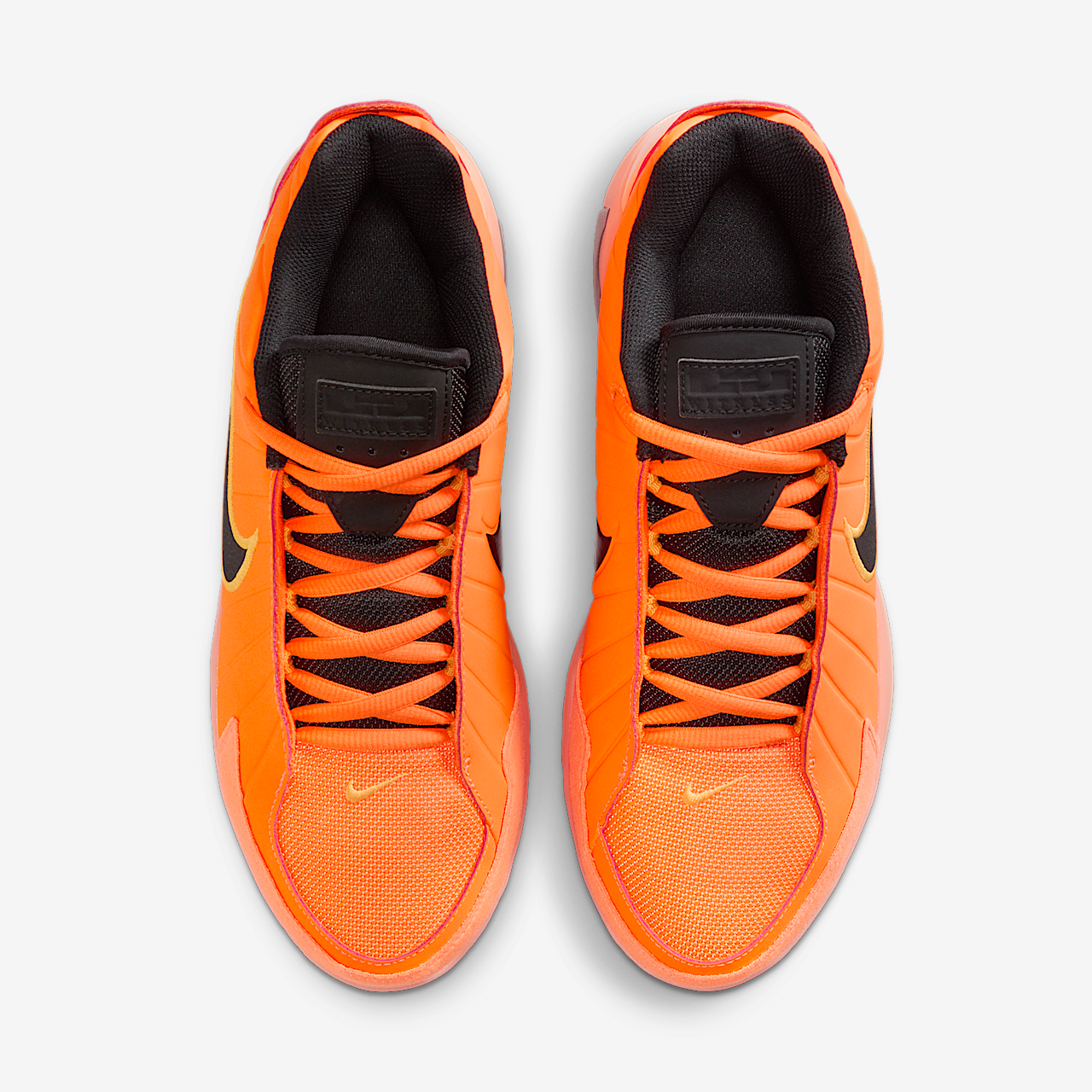 Nike LeBron sneaker Total Orange/Orange Chalk/Sundial/Zwart