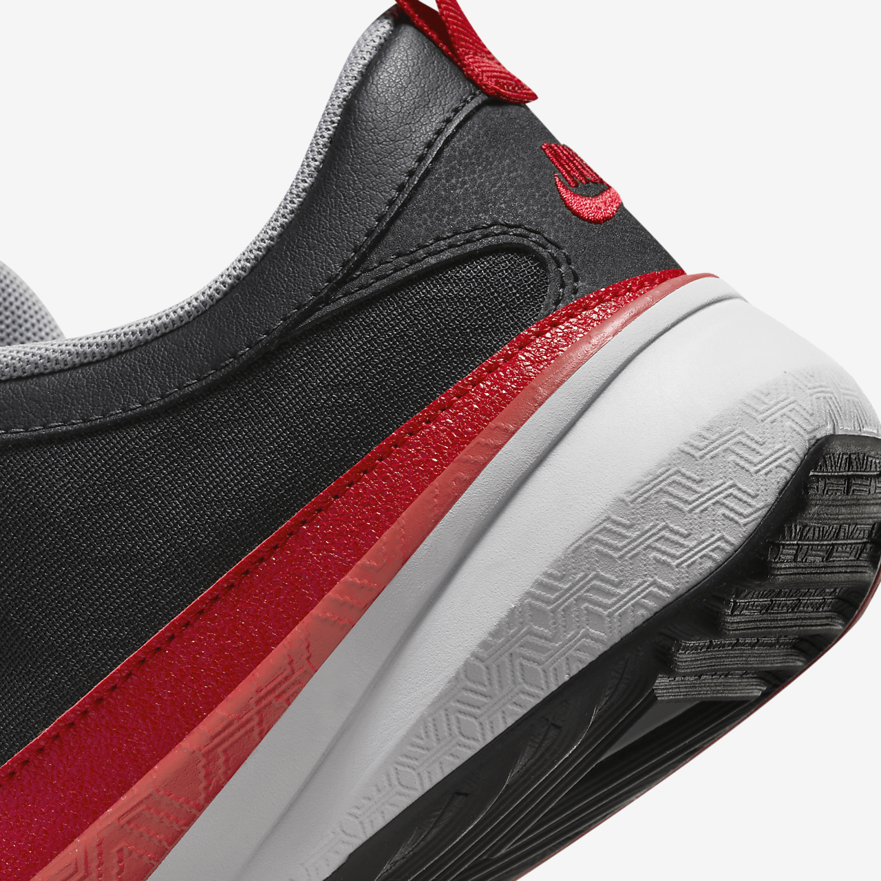 Nike  sneaker Zwart/Pure Platinum/Wolf Grey/University Red