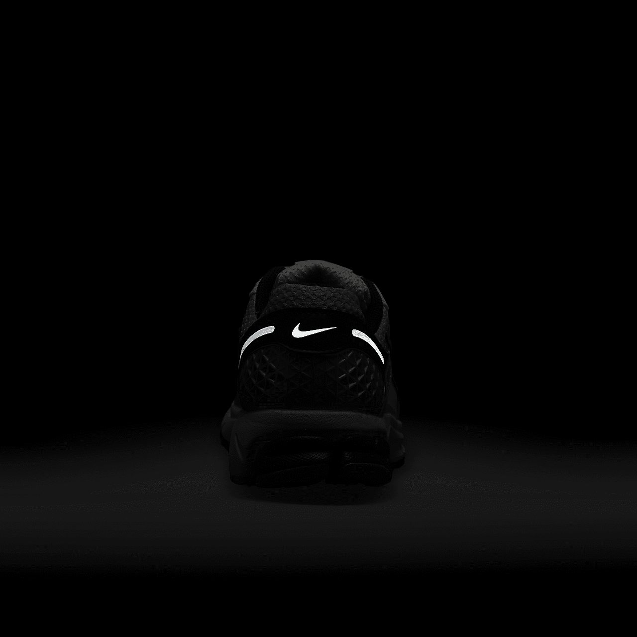 Nike Vomero sneaker Photon Dust/Phantom/Metallic Silver/Zwart