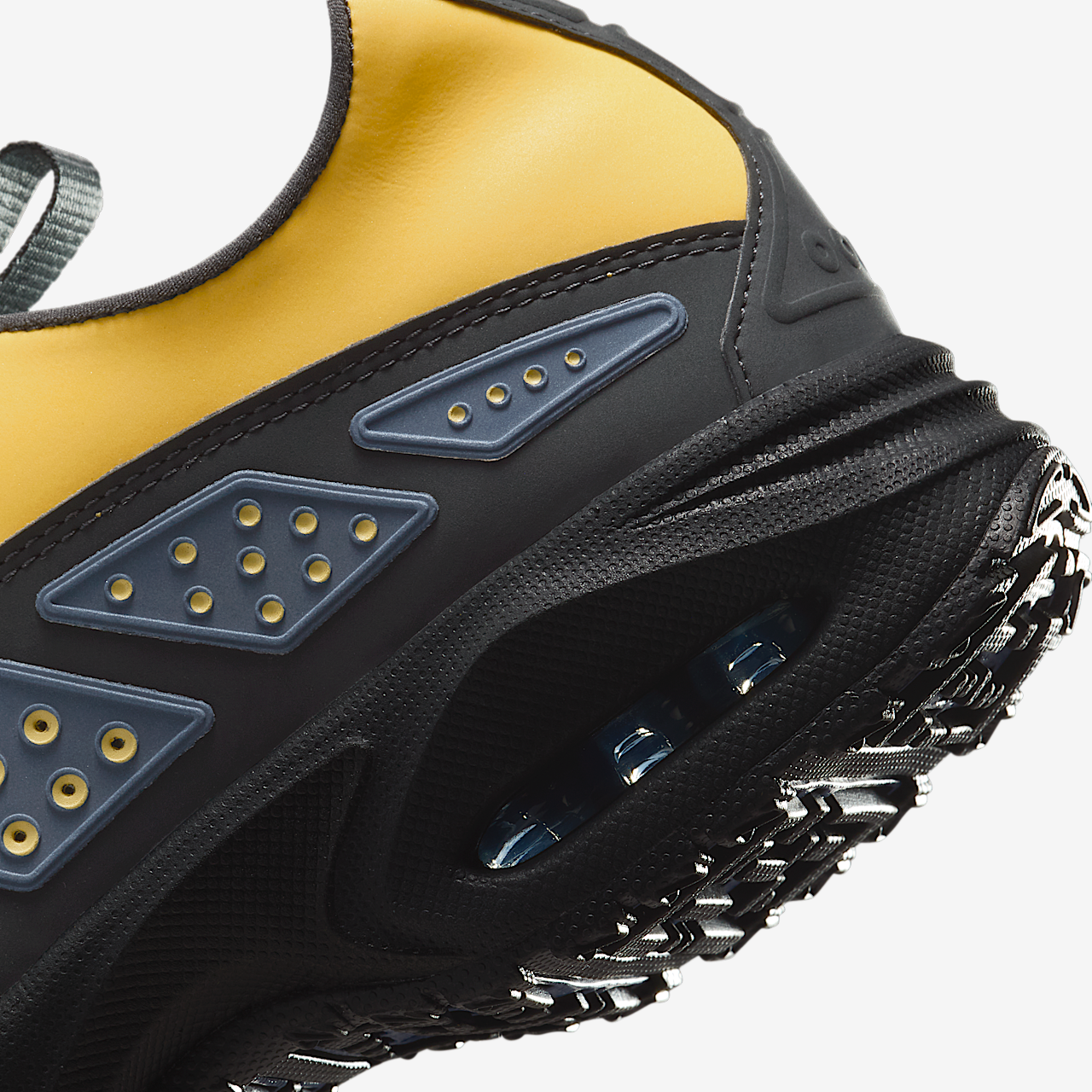 Nike Air Max SNDR sneaker Saturn Gold/Diffused Blue/Zwart/Off Noir