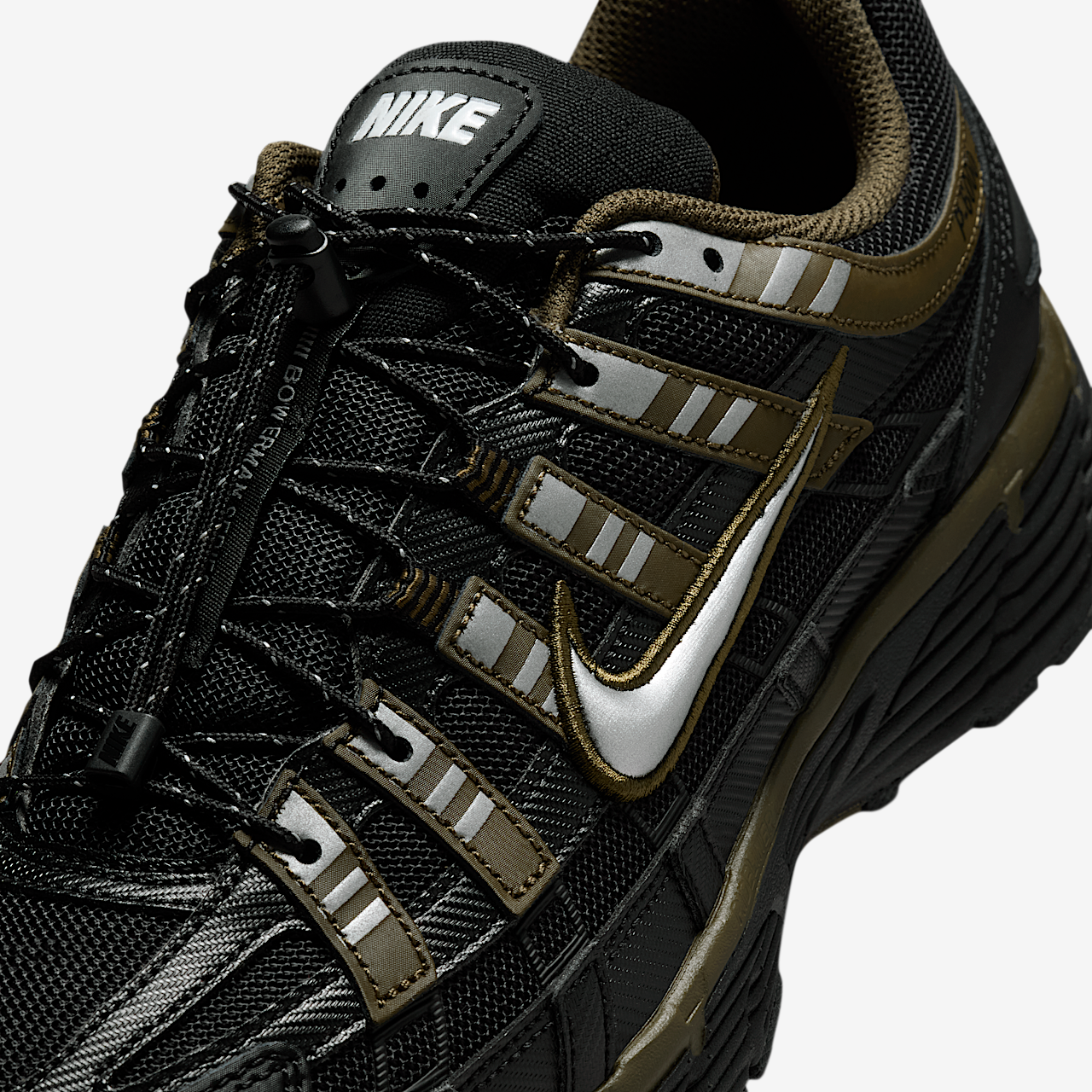 Nike P-6000 sneaker Zwart/Dark Hazel/Summit White/Metallic Silver