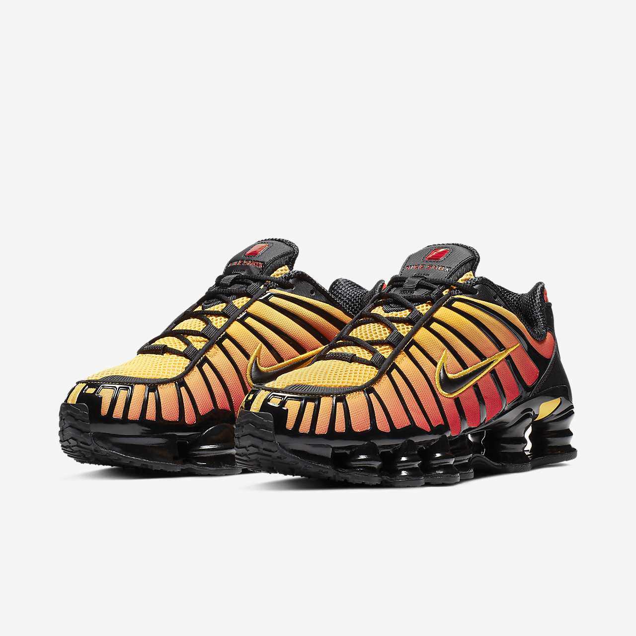 Nike Shox sneaker Zwart/Amarillo/University Red/Zwart