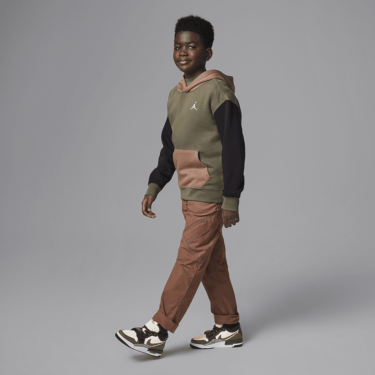 Nike Air Jordan Legacy sneaker Sail/Zwart/Wolf Grey/Medium Olive