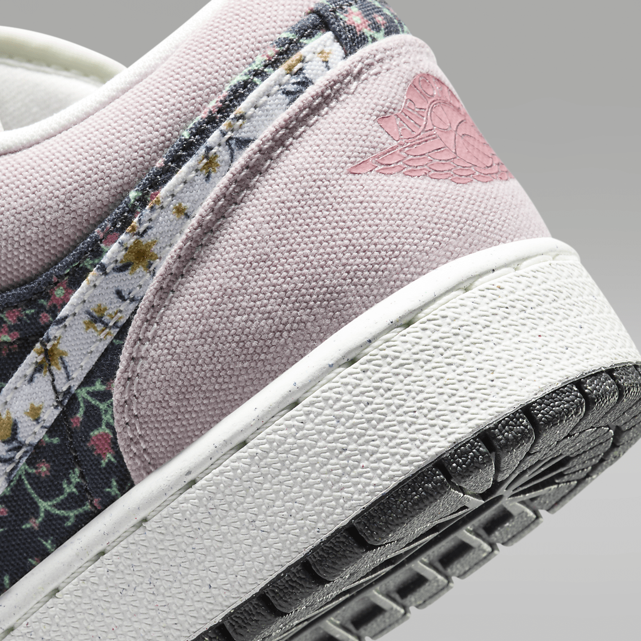 Nike Air Jordan 1 Low sneaker Platinum Violet/Anthracite/Red Stardust/Sail