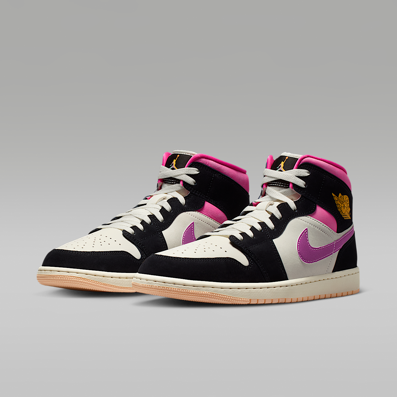 Nike Air Jordan sneaker Zwart/Sail/Pinksicle/University Gold