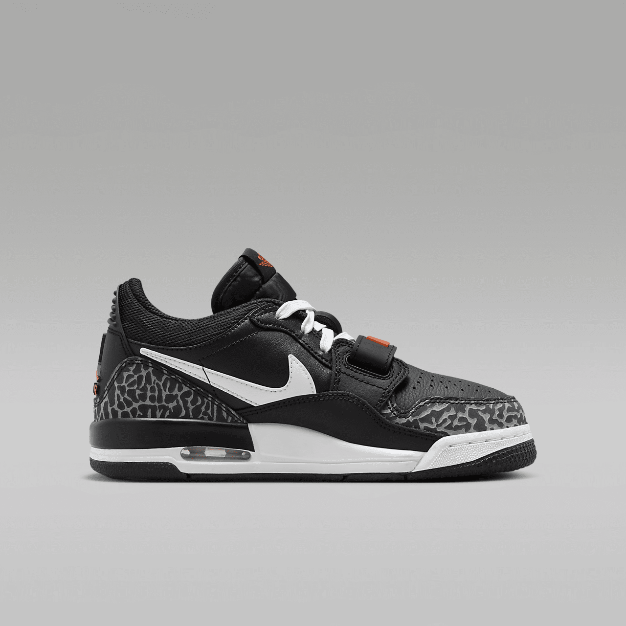 Nike Air Jordan Legacy sneaker Zwart/Wolf Grey/Safety Orange/Wit