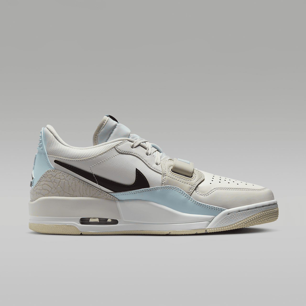 Nike Air Jordan Legacy sneaker Sail/Phantom/Glacier Blue/Burgundy Crush