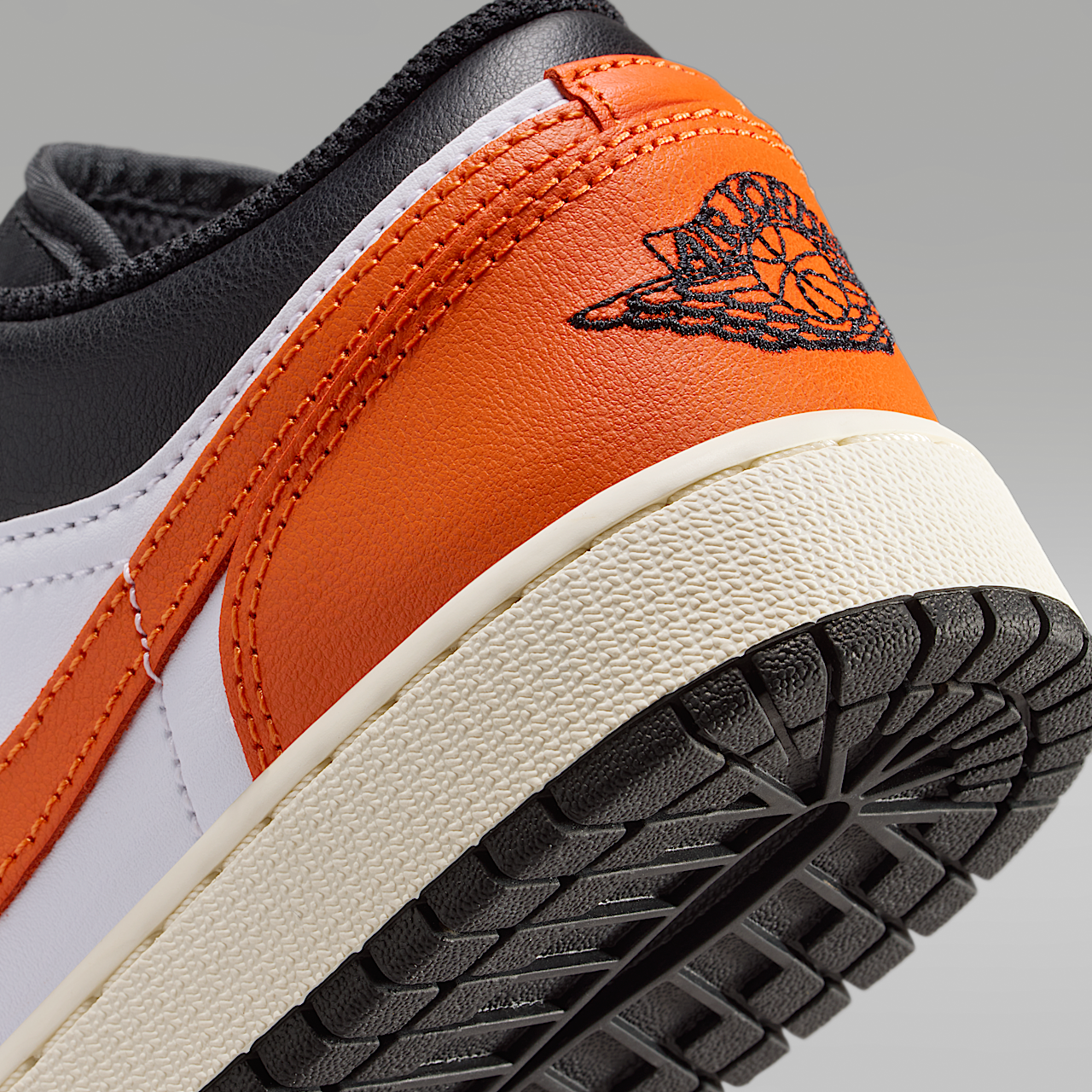Nike Air Jordan 1 Low sneaker Zwart/Wit/Sail/Starfish