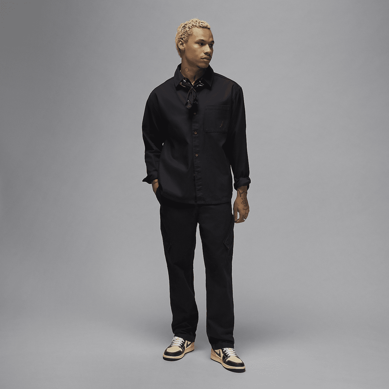 Nike Air Jordan 1 Low sneaker Coconut Milk/Muslin/Team Gold/Zwart