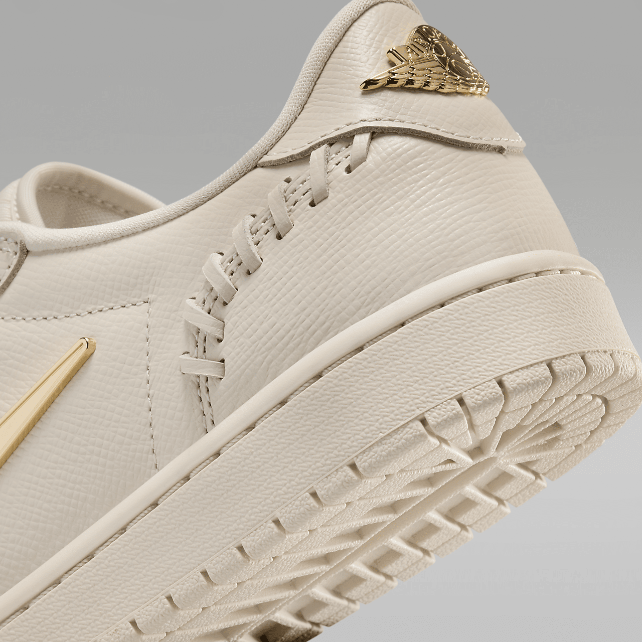 Nike Air Jordan 1 Low sneaker Legend Light Brown/Metallic Gold