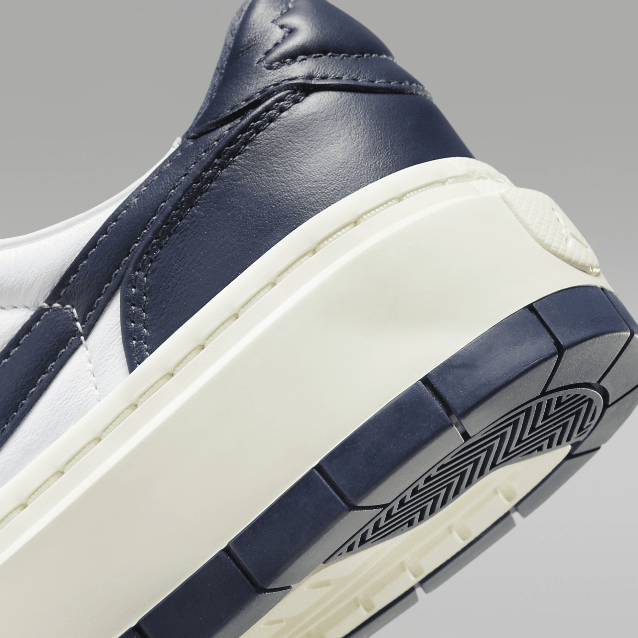 Nike Air Jordan 1 sneaker Wit/Sail/Midnight Navy