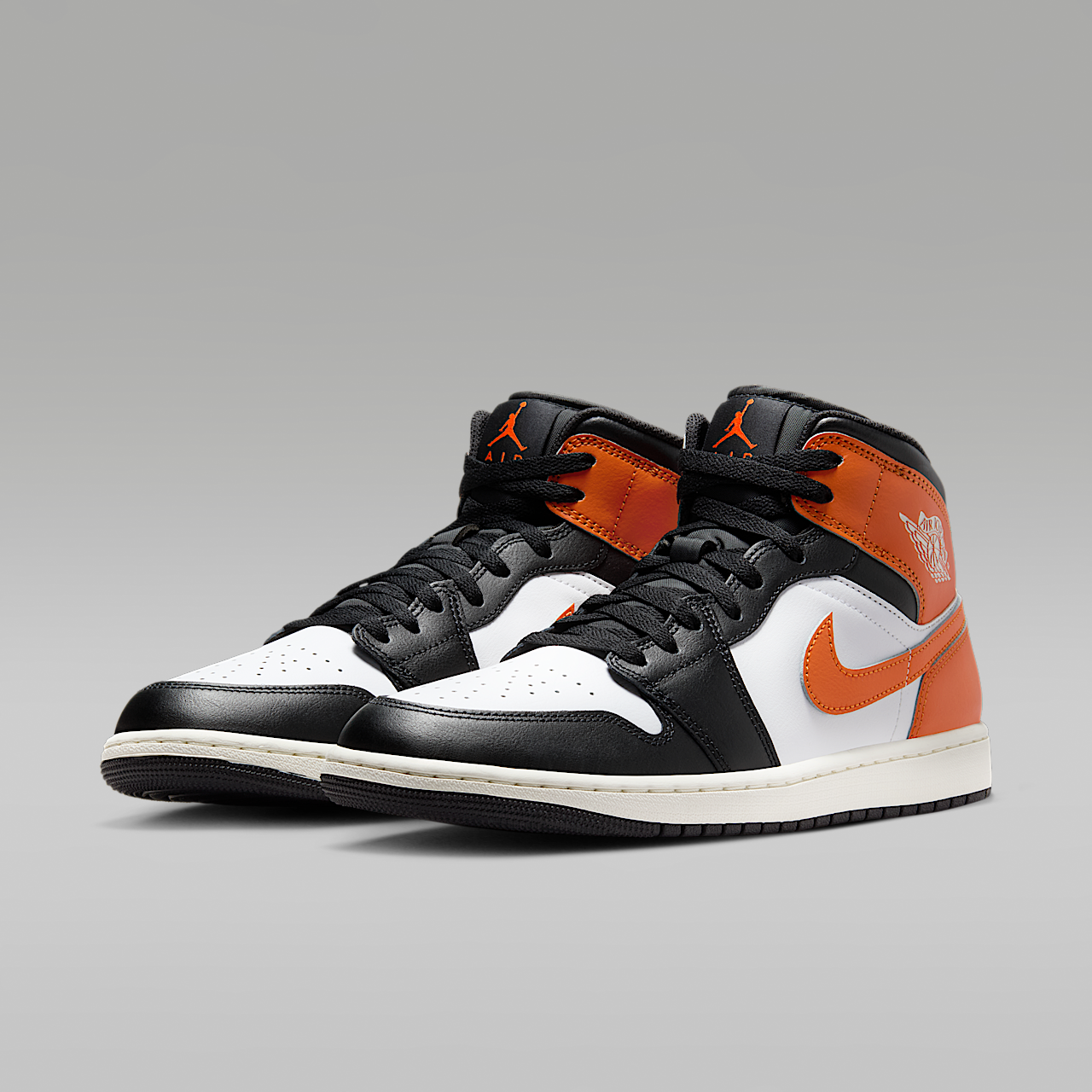Nike Air Jordan 1 Mid sneaker Starfish/Wit/Sail/Zwart