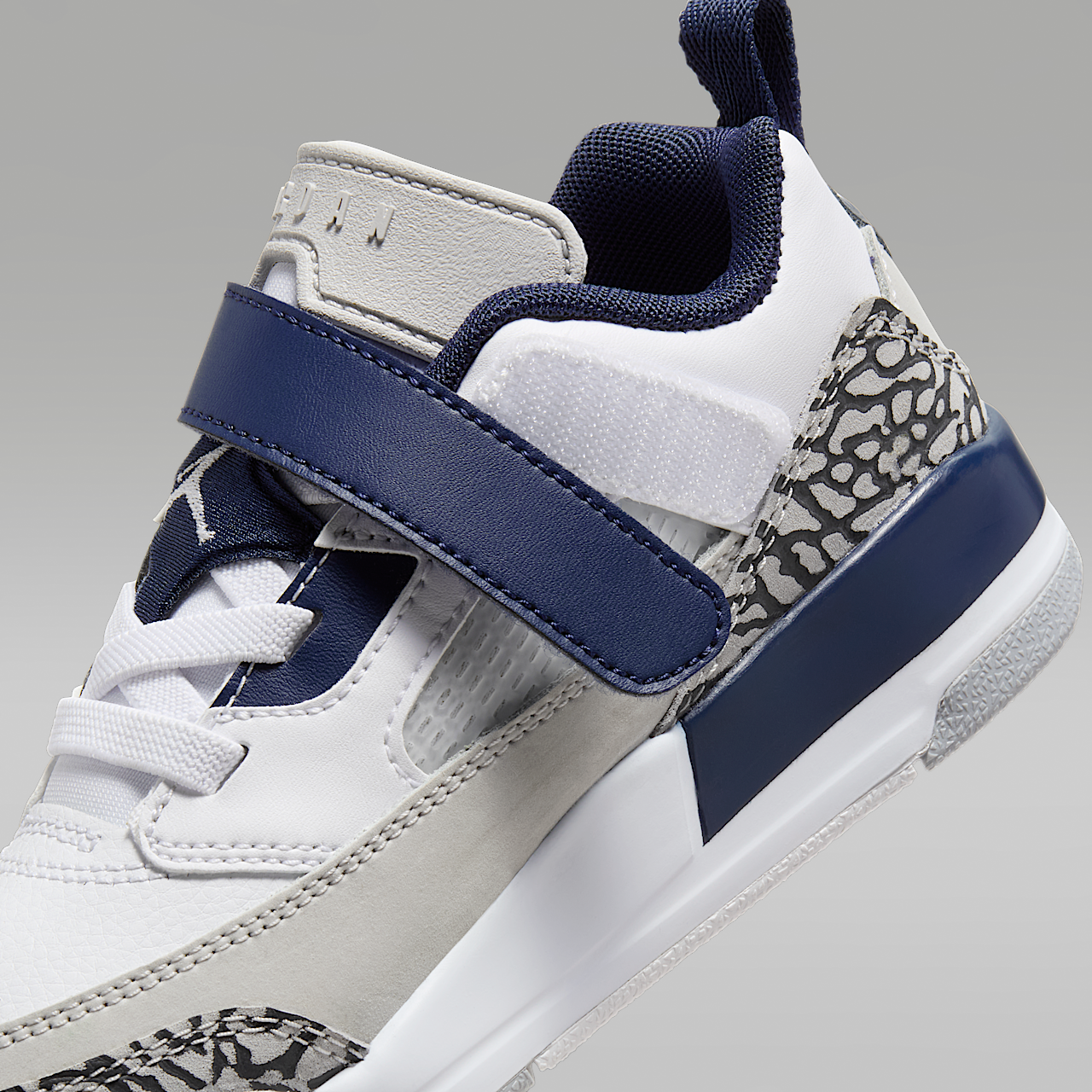 Nike Jordan Spizike Low sneaker Wit/Neutral Grey/Anthracite/Midnight Navy