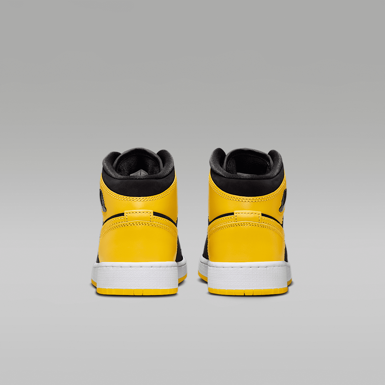 Nike Air Jordan sneaker Zwart/Wit/Varsity Maize