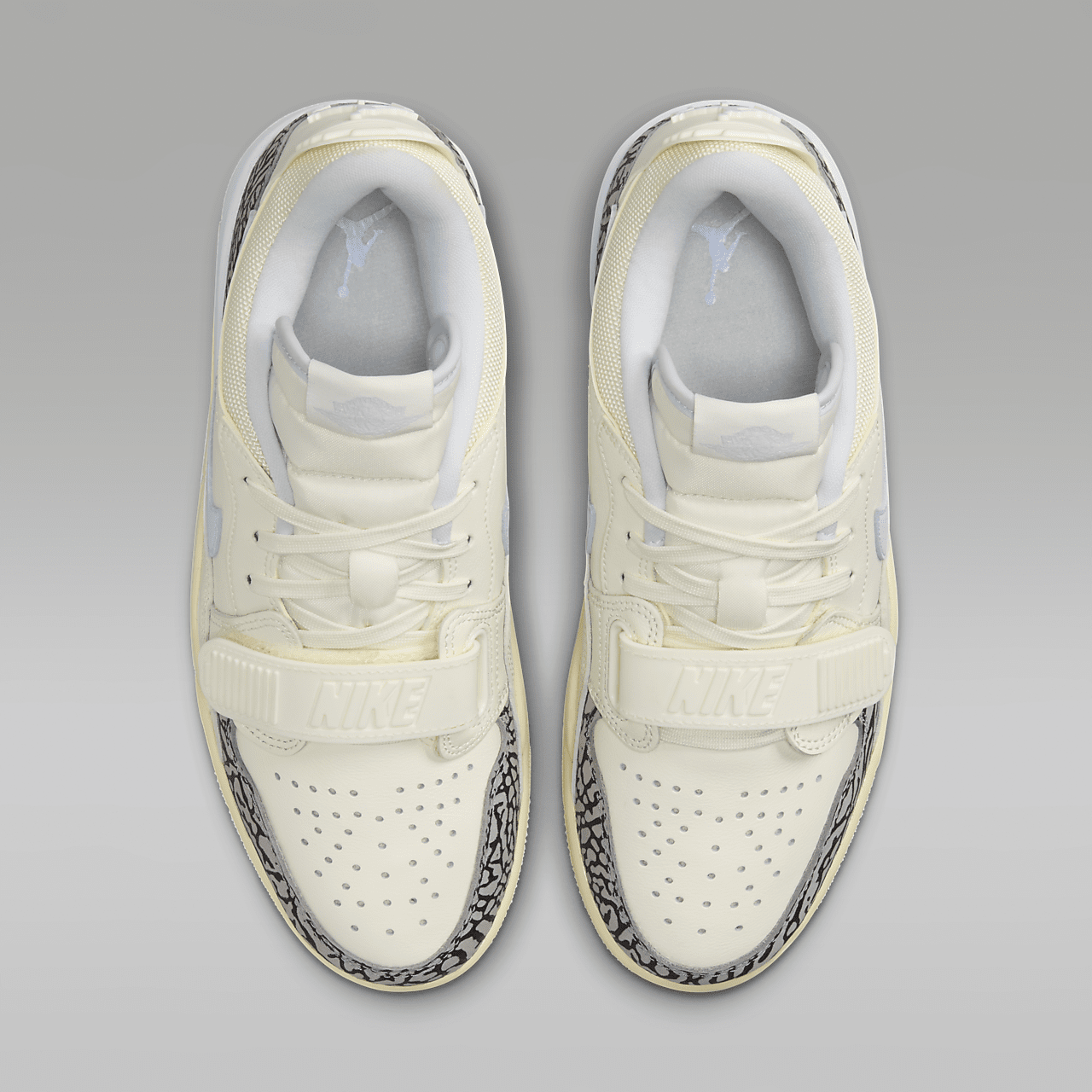 Nike Air Jordan Legacy sneaker Sail/Cement Grey/Zwart/Football Grey