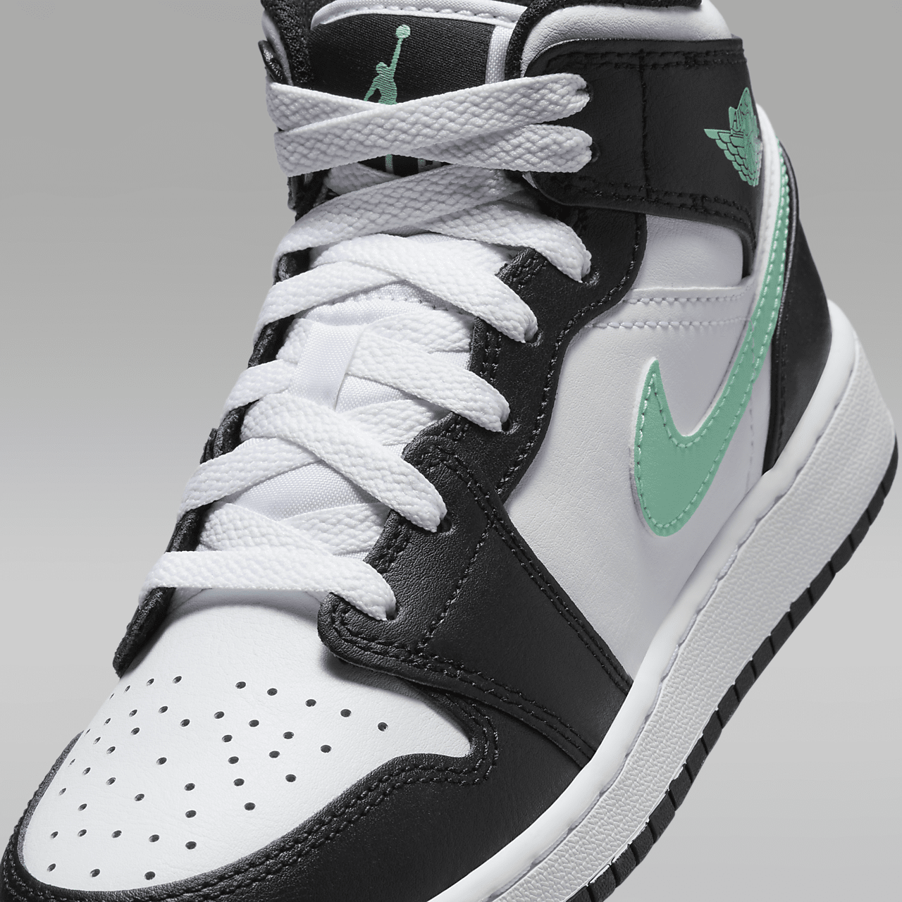 Nike Air Jordan 1 Mid sneaker Wit/Zwart/Green Glow