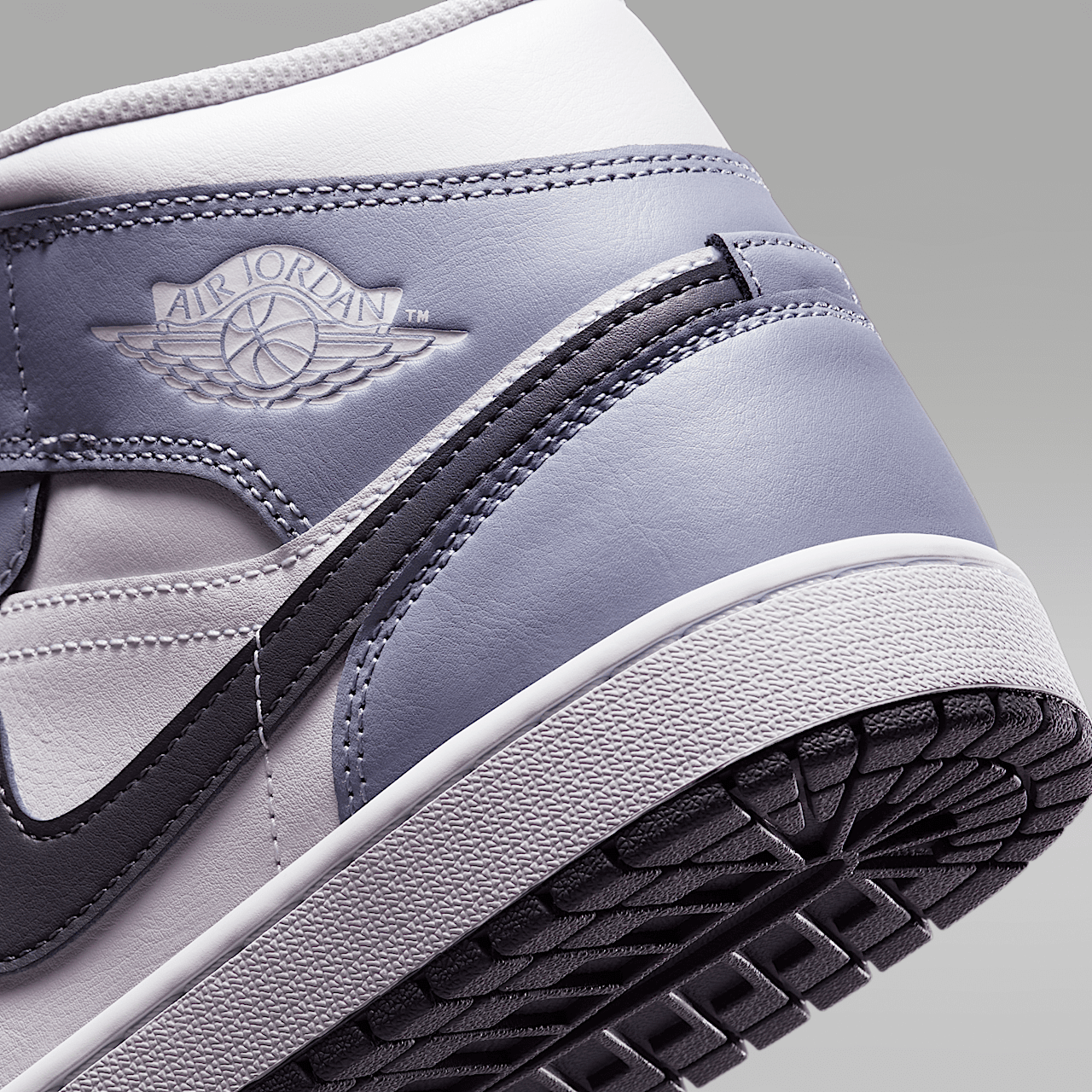 Nike Air Jordan 1 Mid sneaker Wit/Indigo Haze/Dark Blue Grey