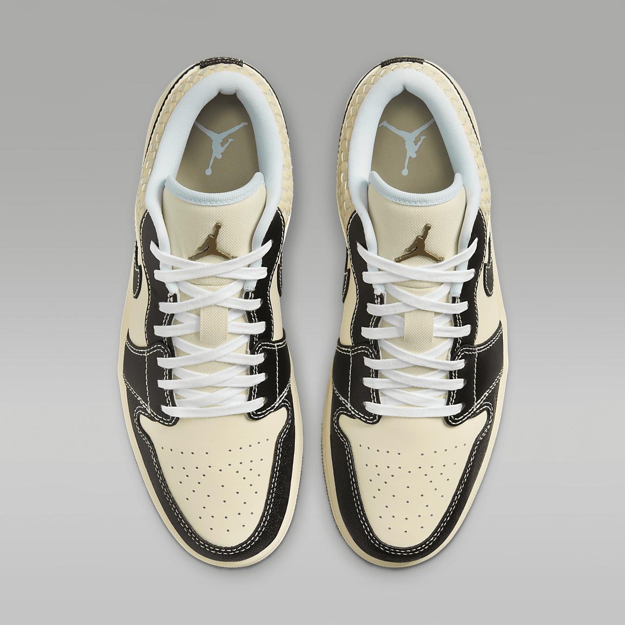 Nike Air Jordan 1 Low sneaker Coconut Milk/Muslin/Team Gold/Zwart