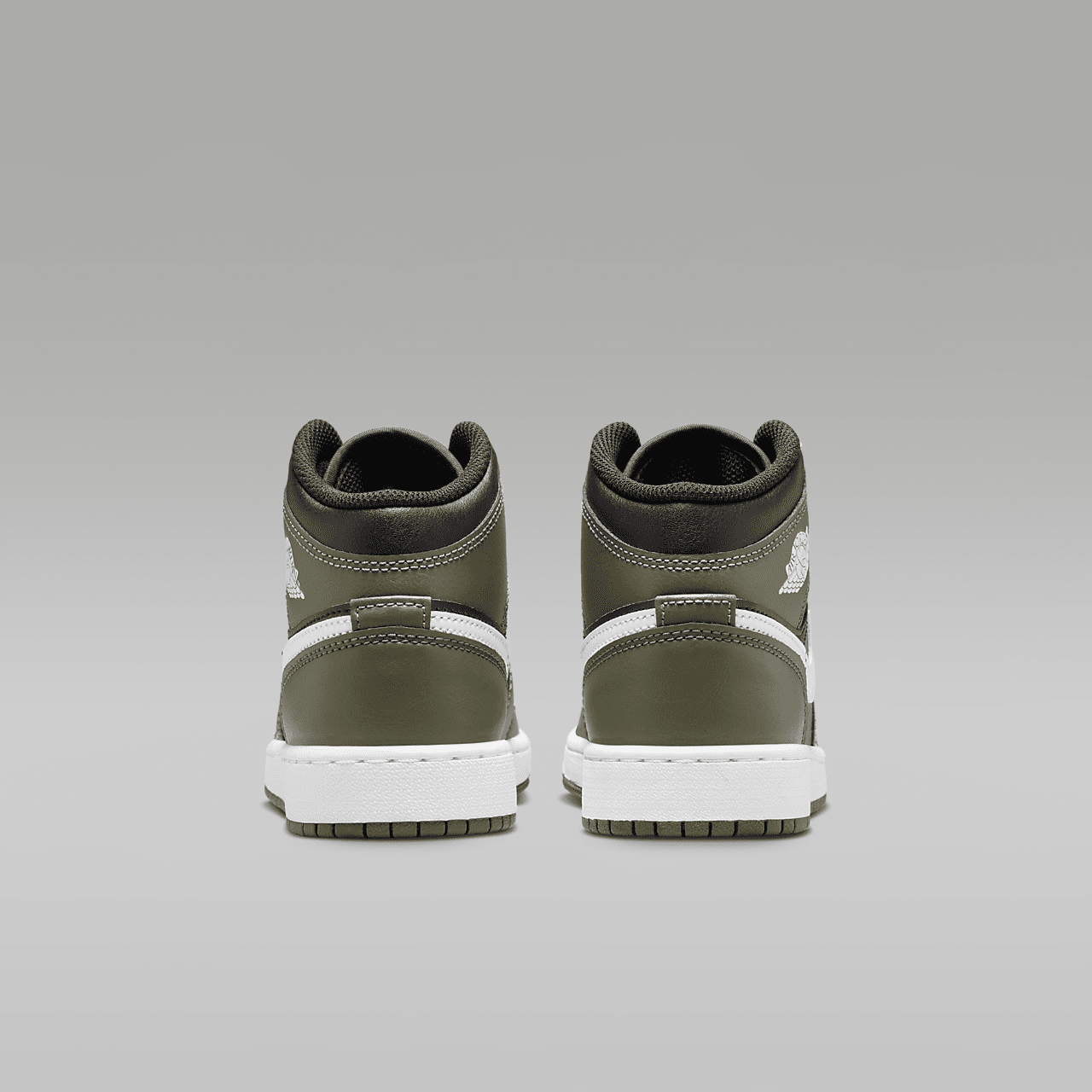 Nike Air Jordan 1 Mid sneaker Zwart/Medium Olive/Wit