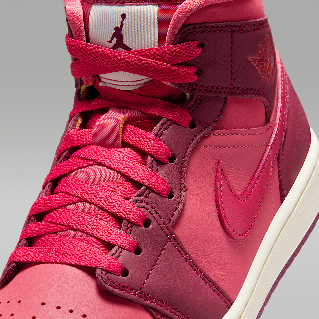 Nike Air Jordan sneaker Team Red/Pueblo Red/Pale Ivory/Sierra Red