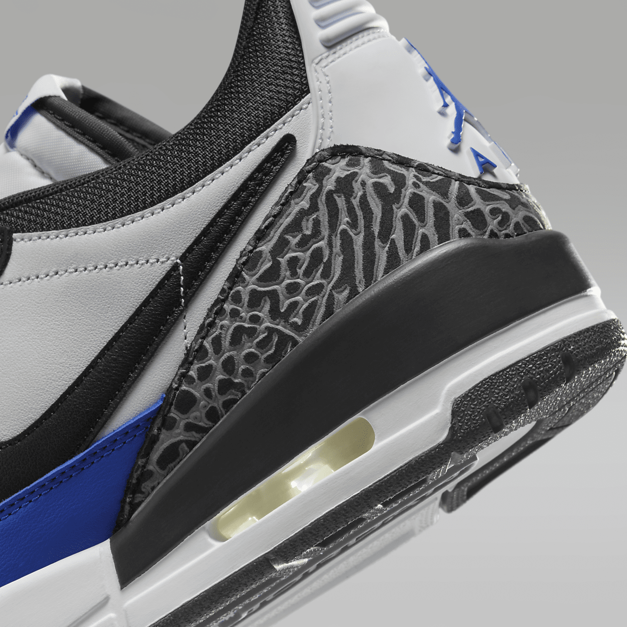 Nike Air Jordan Legacy sneaker Wit/Game Royal/Wolf Grey/Zwart