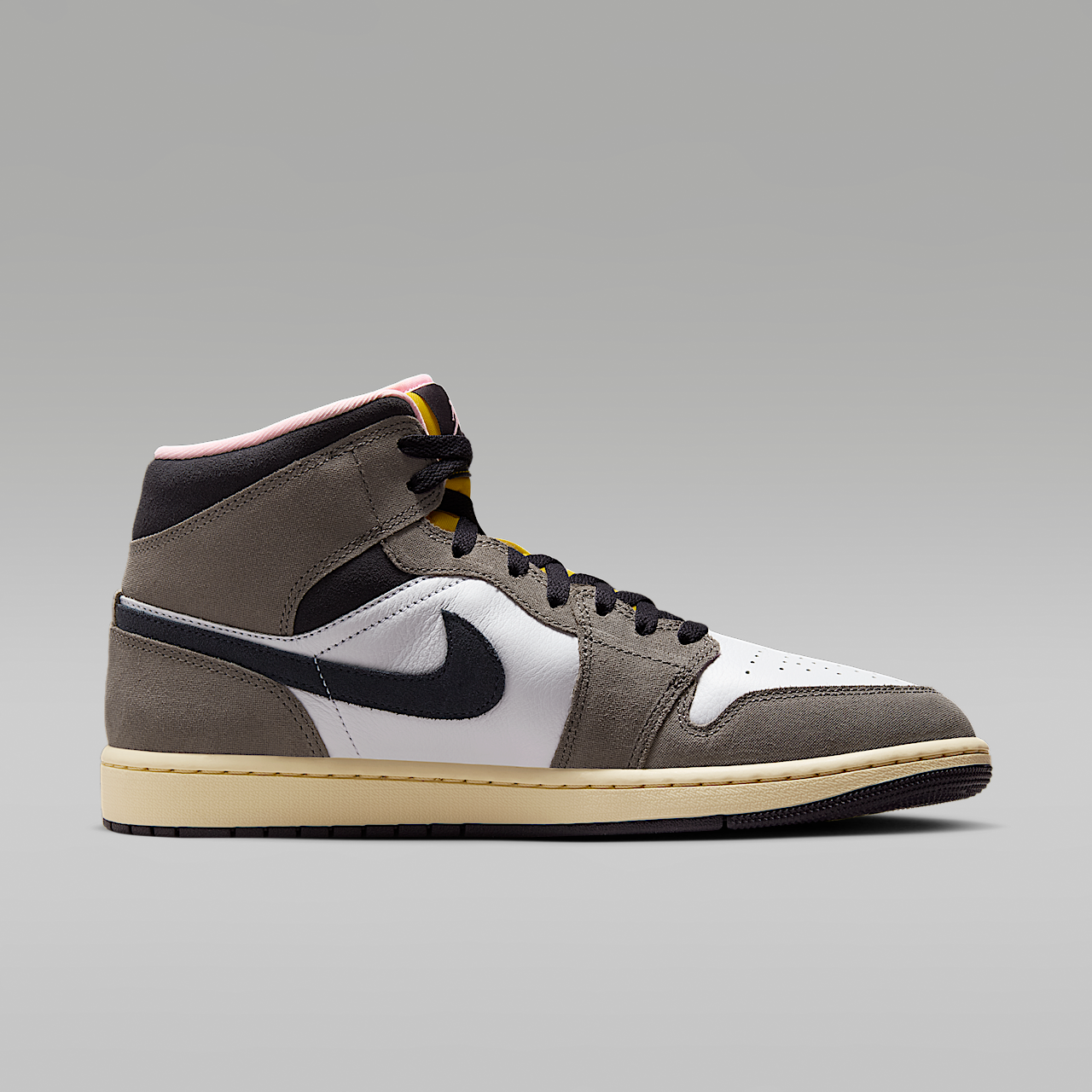 Nike Air Jordan sneaker Wit/Cave Stone/Dark Sulfur/Oil Grey