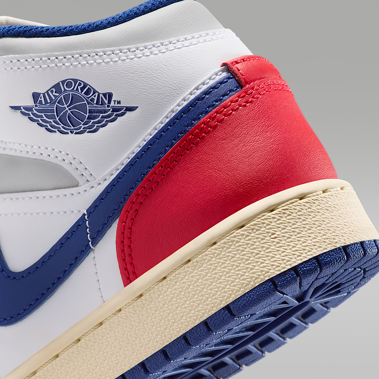 Nike Air Jordan sneaker Wit/University Red/Neutral Grey/Deep Royal Blue
