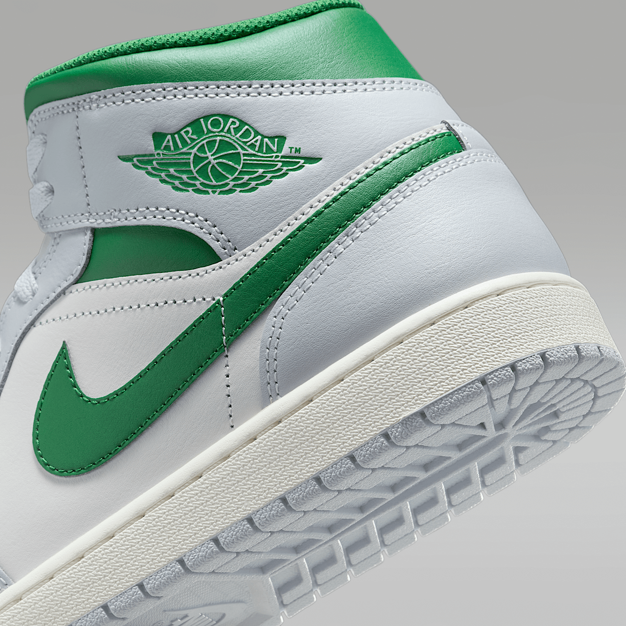 Nike Air Jordan 1 Mid sneaker Summit White/Pure Platinum/Sail/Pine Green
