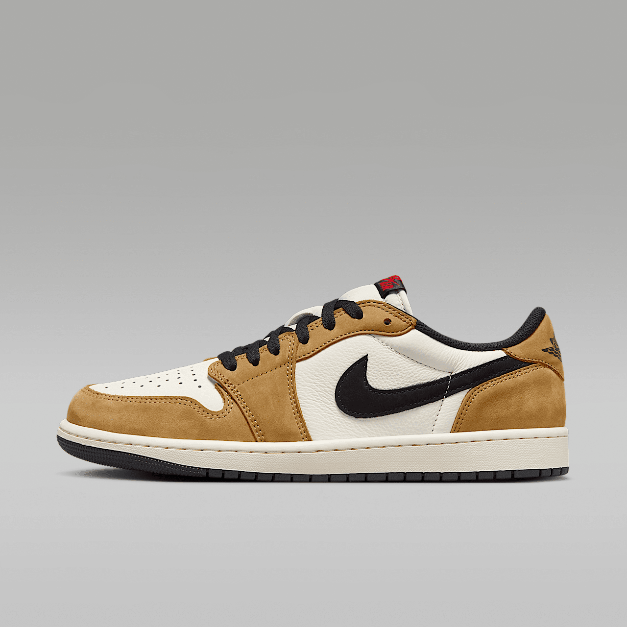 Nike Air Jordan 1 Low sneaker Sail/Golden Harvest/Gym Red/Zwart