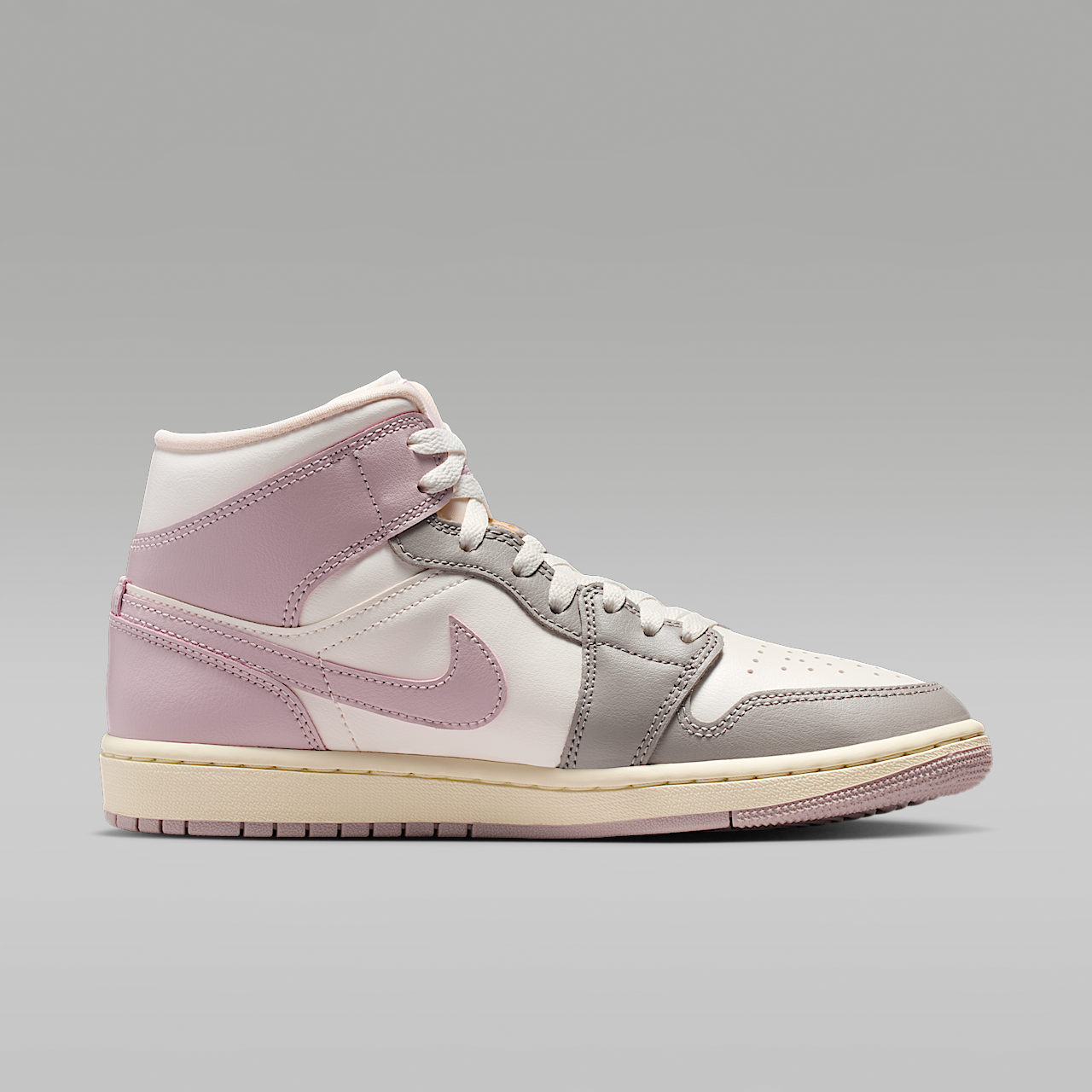 Nike Air Jordan sneaker Sail/Enigma Stone/Coconut Milk/Particle Rose