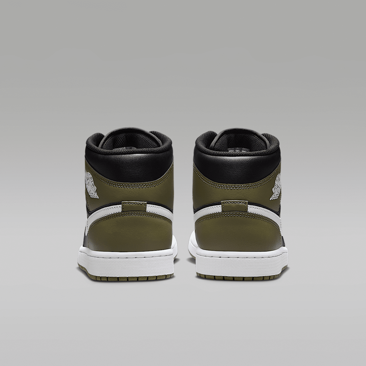 Nike Air Jordan 1 Mid sneaker Zwart/Medium Olive/Sail/Wit