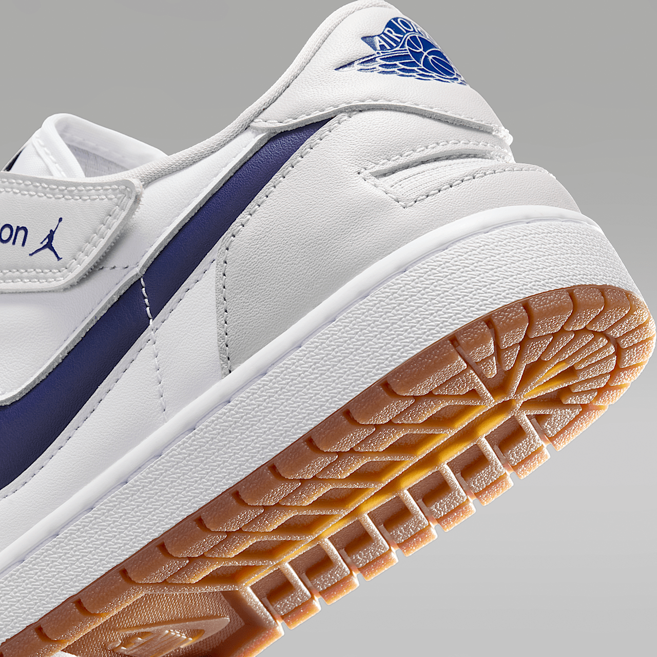 Nike Air Jordan 1 Low sneaker Wit/Neutral Grey/Gum Medium Brown/Midnight Navy