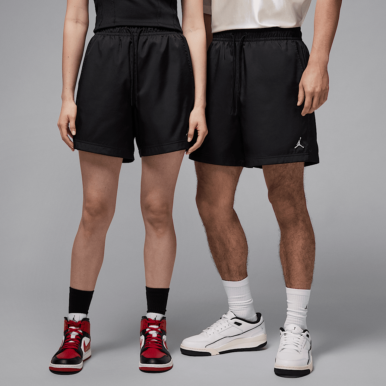 Jordan Poolside (Black/White)