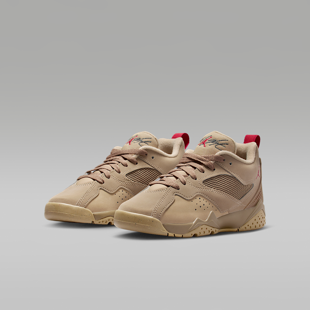 Nike Air Jordan sneaker Desert Camo/Mushroom/Anthracite/Fire Red