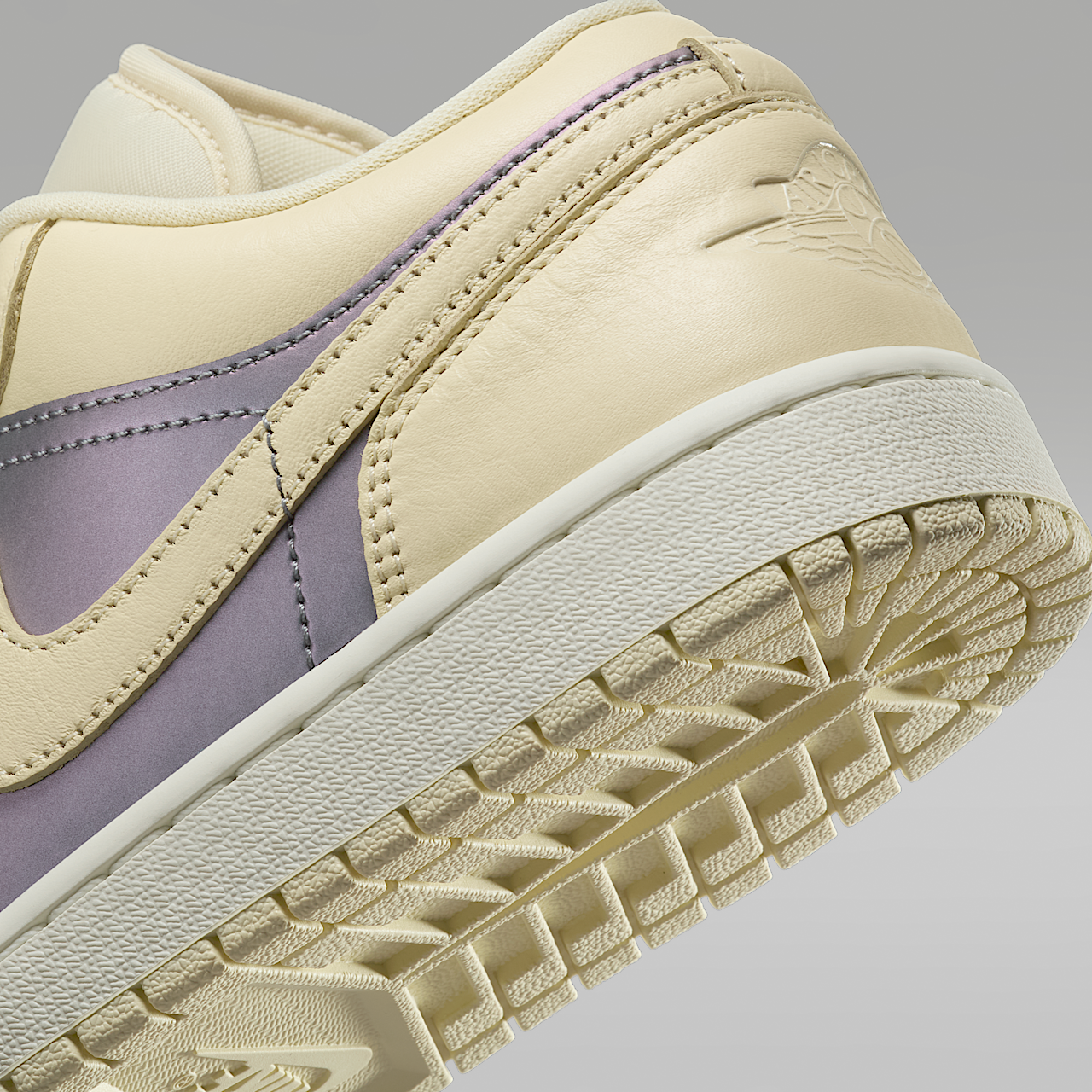 Nike Air Jordan sneaker Muslin/Sail/Royal Tint/Muslin