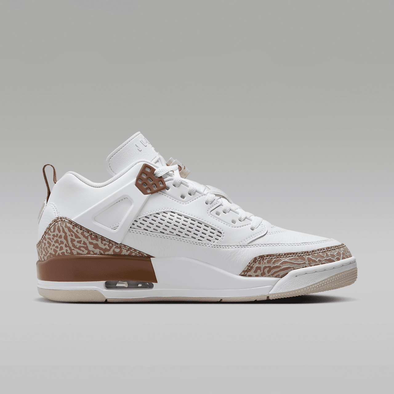 Nike Jordan Spizike Low sneaker Wit/Archaeo Brown/Light Bone/Pink Oxford