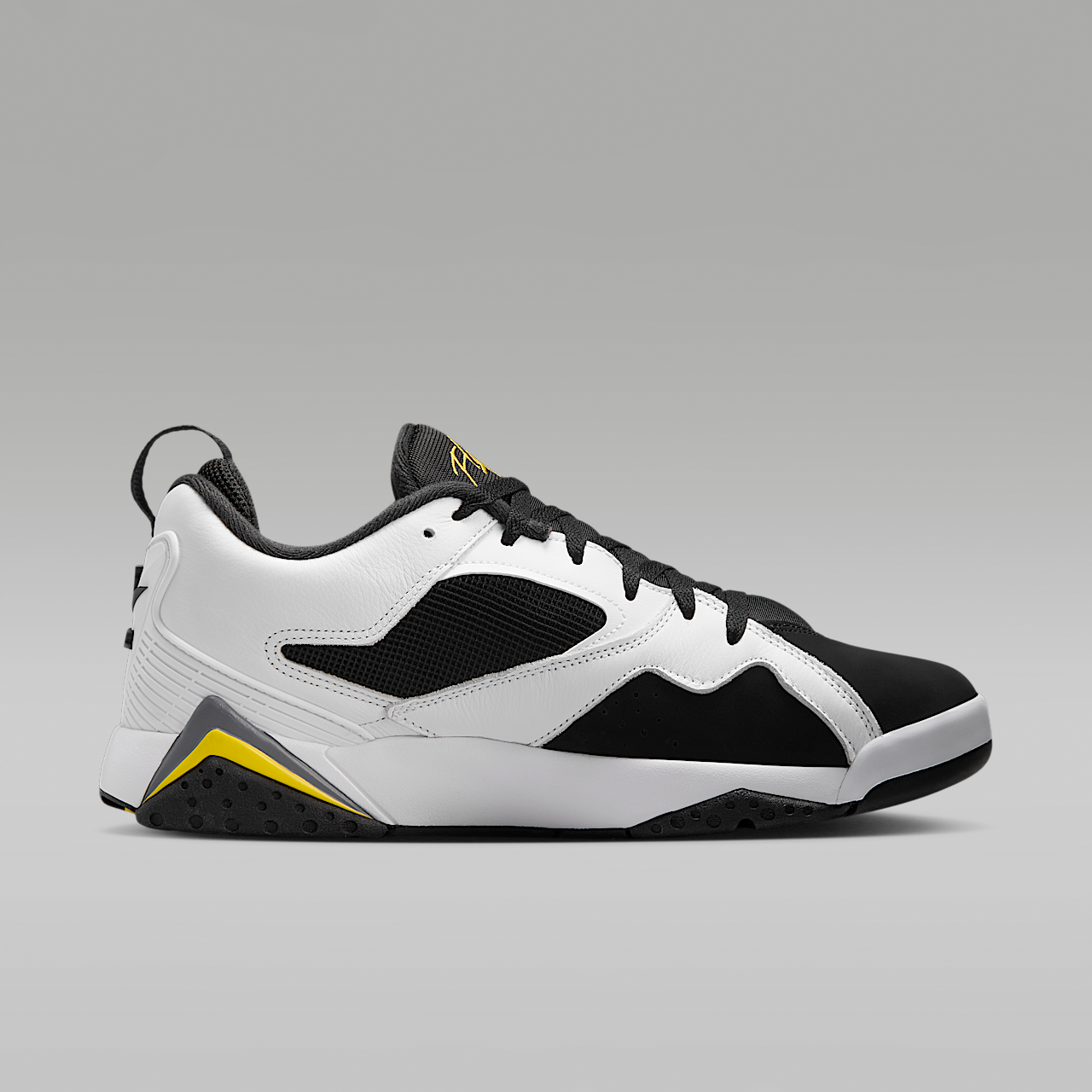 Nike Air Jordan sneaker Wit/Zwart/Dark Blue Grey/Tour Yellow