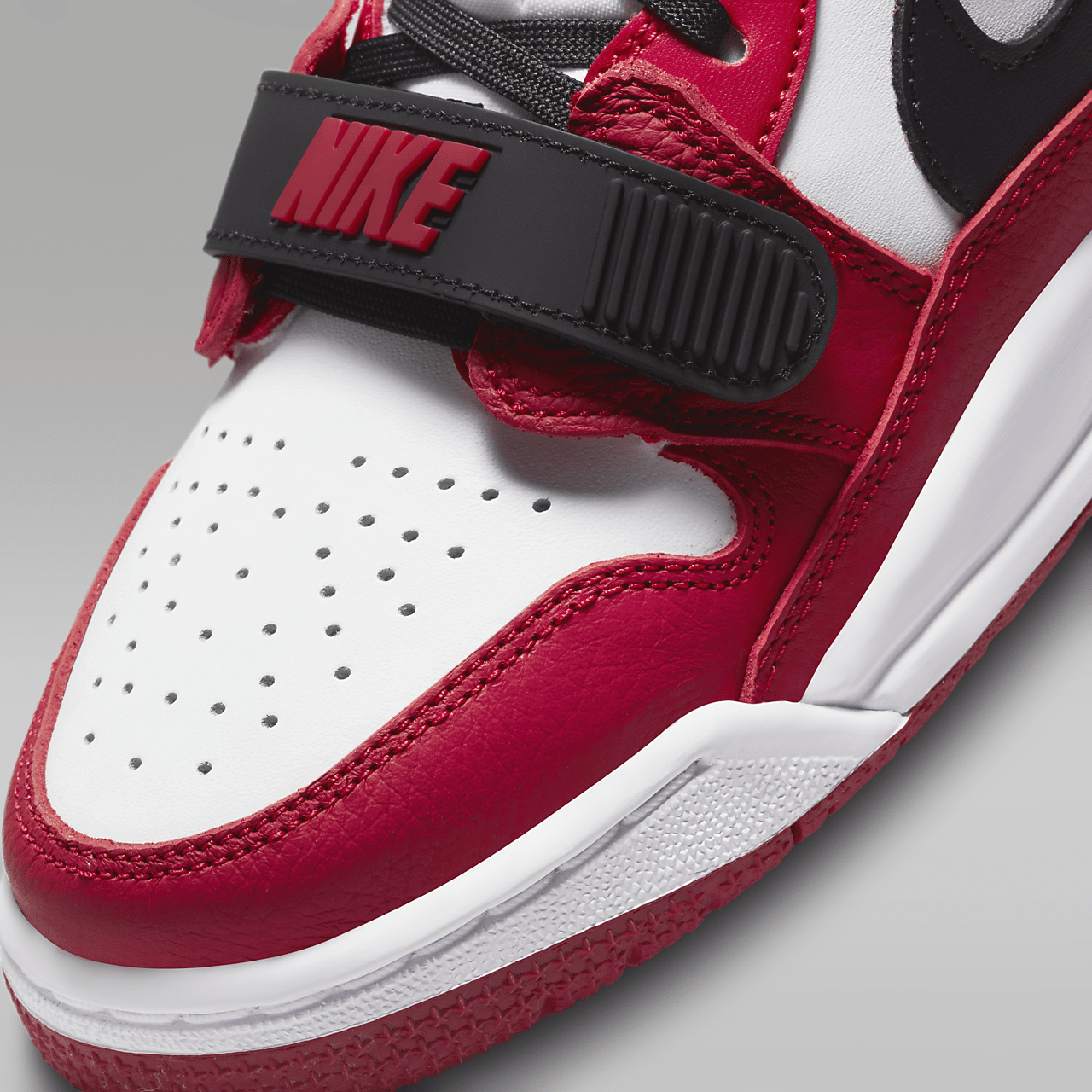 Nike Air Jordan Legacy sneaker Wit/Gym Red/Zwart