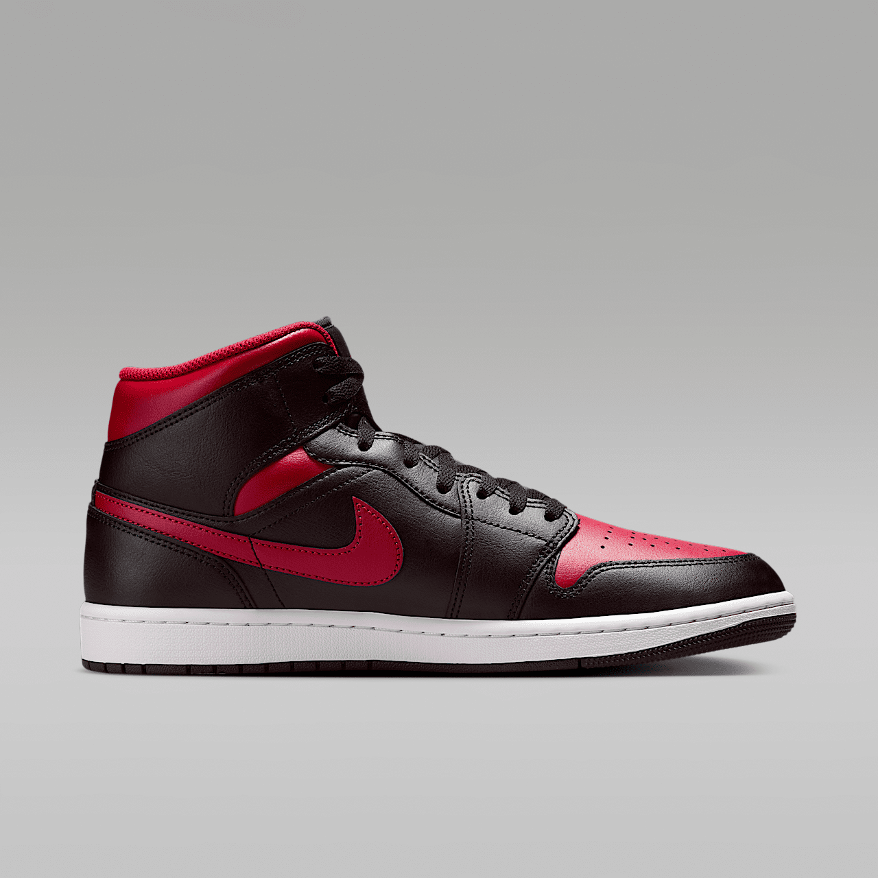 Nike Air Jordan 1 Mid sneaker Zwart/Summit White/Varsity Red