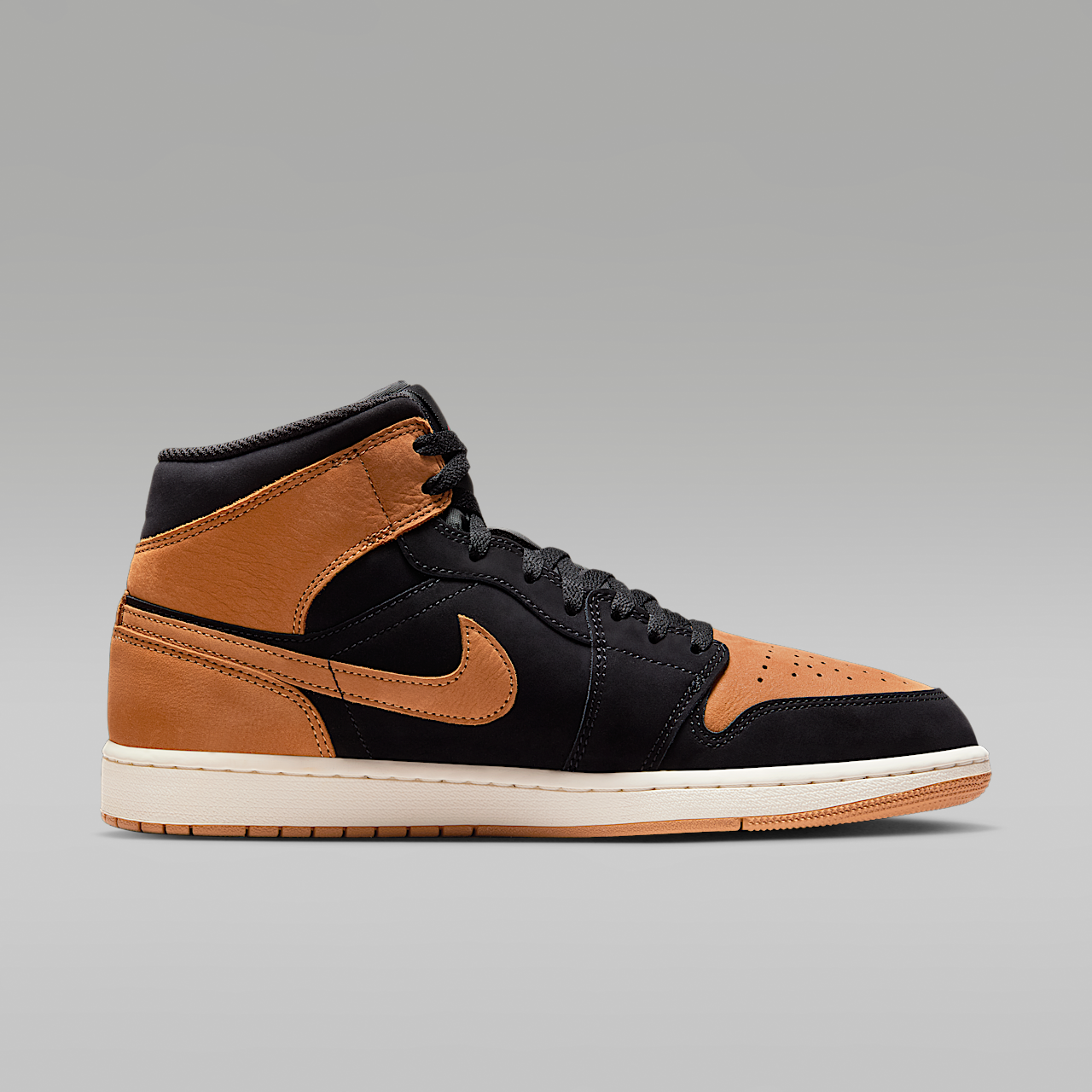Nike Air Jordan sneaker Zwart/Varsity Red/Sail/Flax